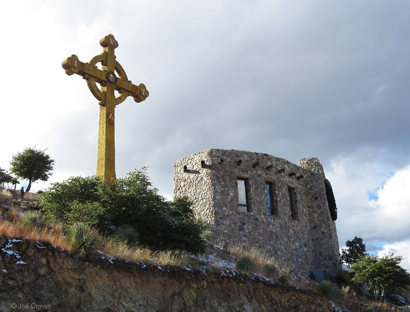 [bizarre_sierravistaSX50_IMG_17159.jpg]