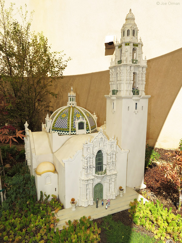 [bizarre_SDrailroadmuseumSX50_IMG_23578.jpg]