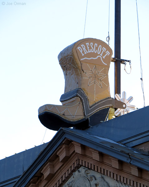 [bizarre_giantbootsSX50_IMG_37522.jpg]