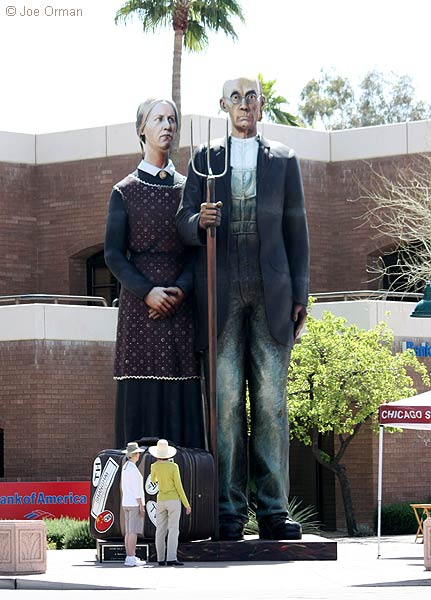 [bizarre_americangothic1.jpg]