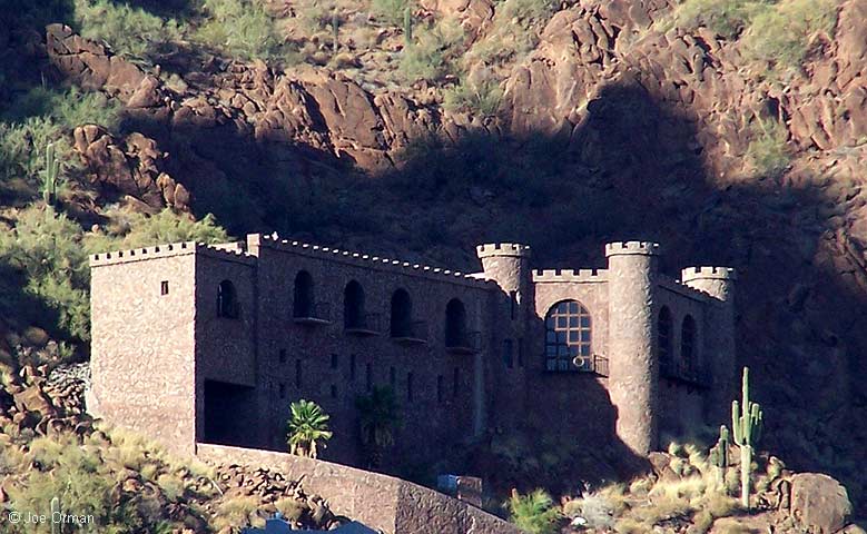 [bizarre_camelback1.jpg]