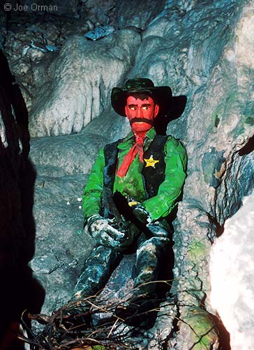 [bizarre_colossalcave2.jpg]