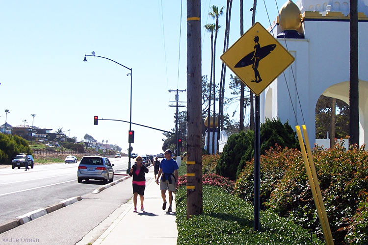 [bizarre_crossing11.jpg]