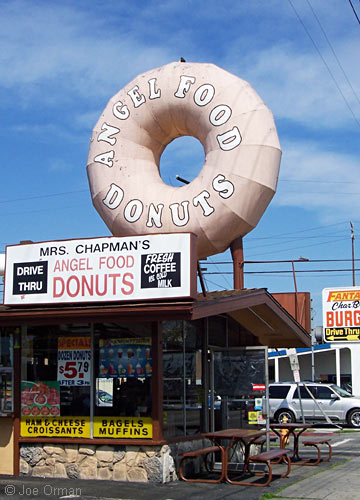[bizarre_donuts10.jpg]