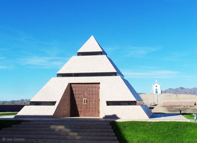 [bizarre_felicity1.jpg]