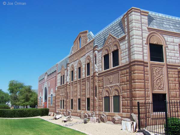 [bizarre_firehouse3.jpg]