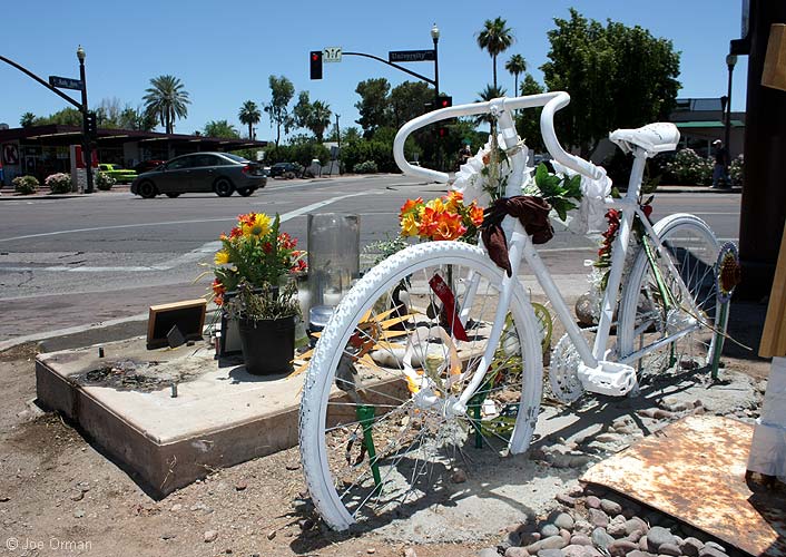[bizarre_ghostbike13.jpg]