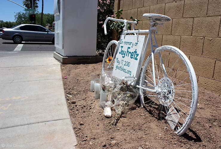 [bizarre_ghostbike14.jpg]
