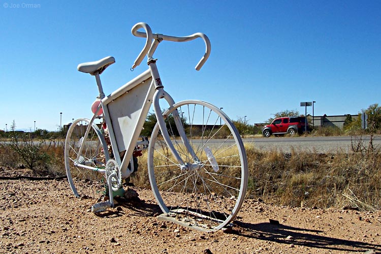 [bizarre_ghostbike19.jpg]