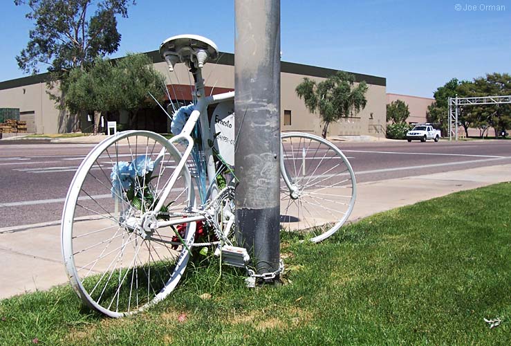 [bizarre_ghostbike23.jpg]