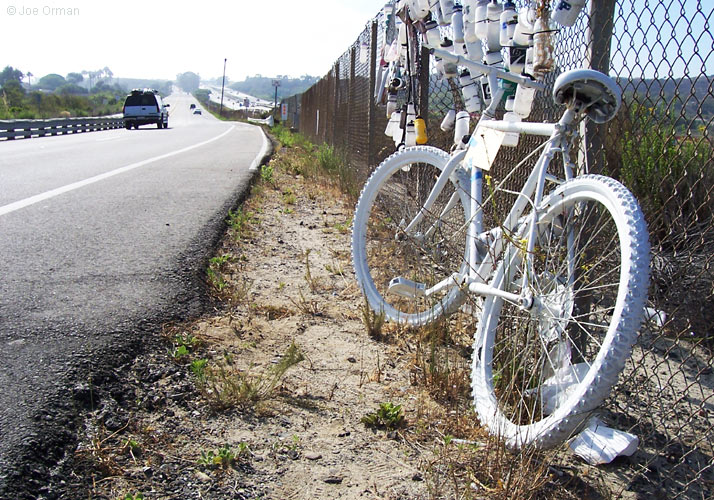 [bizarre_ghostbike26.jpg]