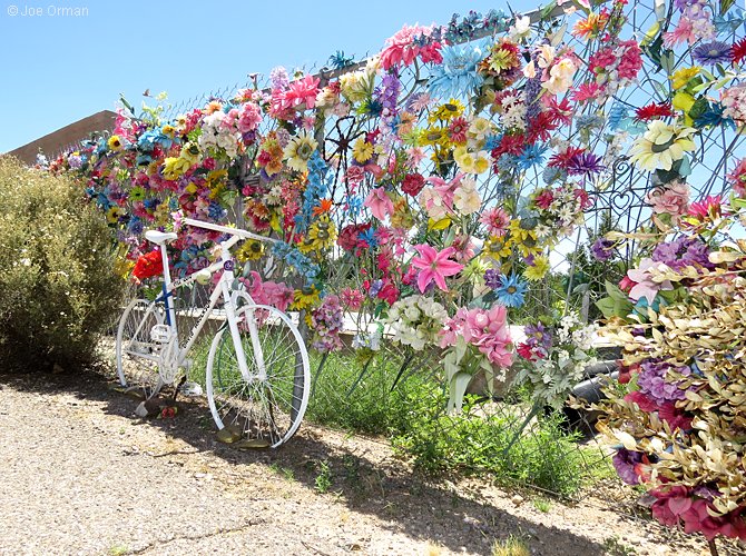 [bizarre_ghostbike32.jpg]