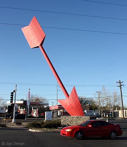 [bizarre_giantarrows10.jpg]