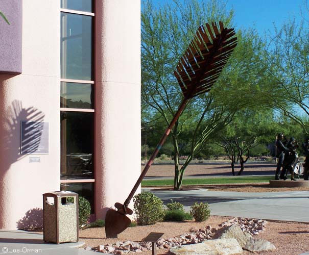 [bizarre_giantarrows3.jpg]