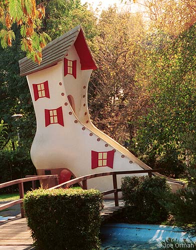 [bizarre_giantboots4.jpg]