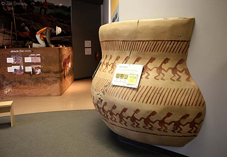 [bizarre_giantpots4.jpg]