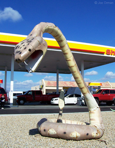 [bizarre_gilabenddinosaurs2.jpg]