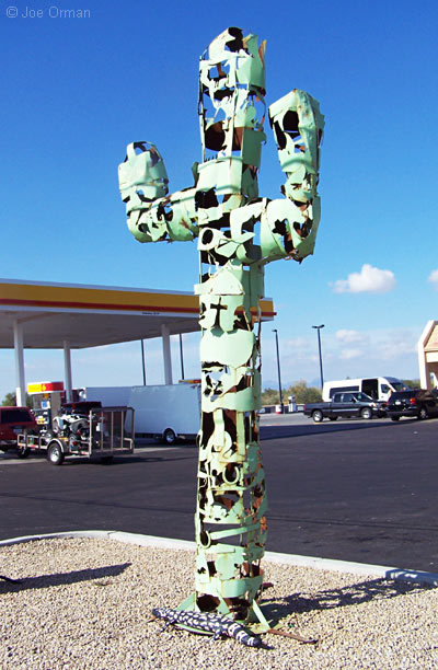 [bizarre_gilabenddinosaurs3.jpg]