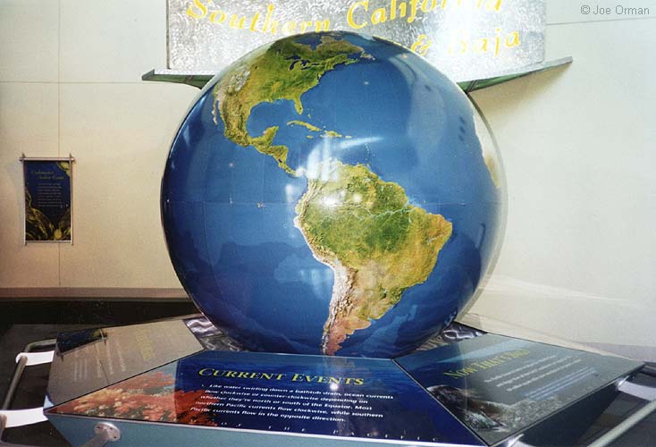 [bizarre_globes_longbeach.jpg]