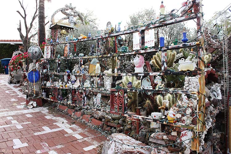 [bizarre_louislee2234.jpg]