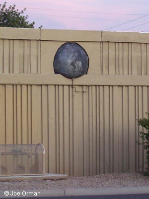 [bizarre_pots00.jpg]