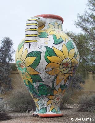 [bizarre_pots06.jpg]