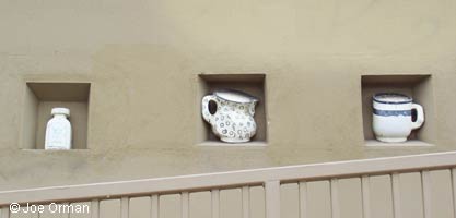 [bizarre_pots10.jpg]