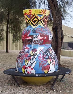 [bizarre_pots14.jpg]