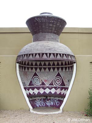 [bizarre_pots19.jpg]