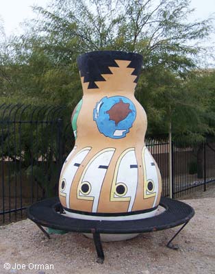 [bizarre_pots85.jpg]