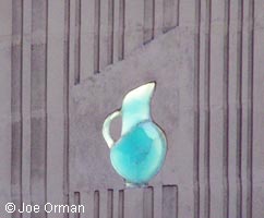 [bizarre_pots85a.jpg]