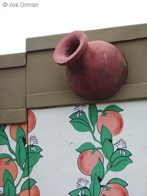 [bizarre_pots91.jpg]