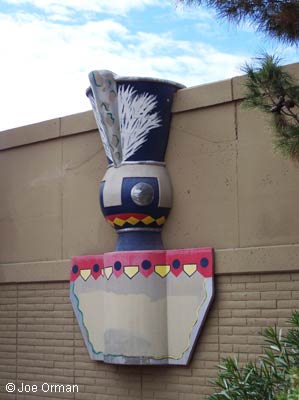 [bizarre_pots97.jpg]