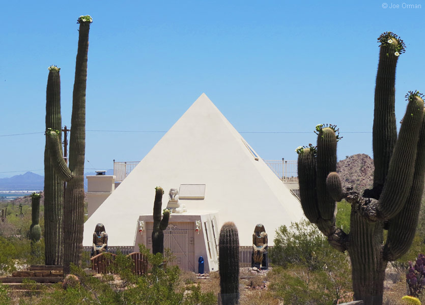[bizarre_pyramidmaricopa1.jpg]