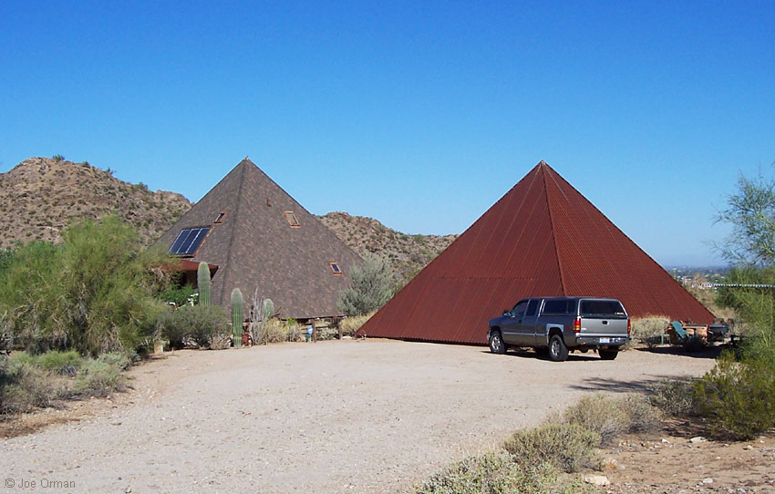 [bizarre_pyramidqueencreek2.jpg]