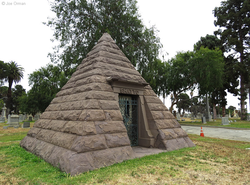 [bizarre_pyramidrosedale1.jpg]