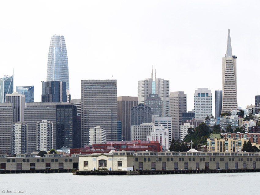 [bizarre_pyramidtransamerica2.jpg]