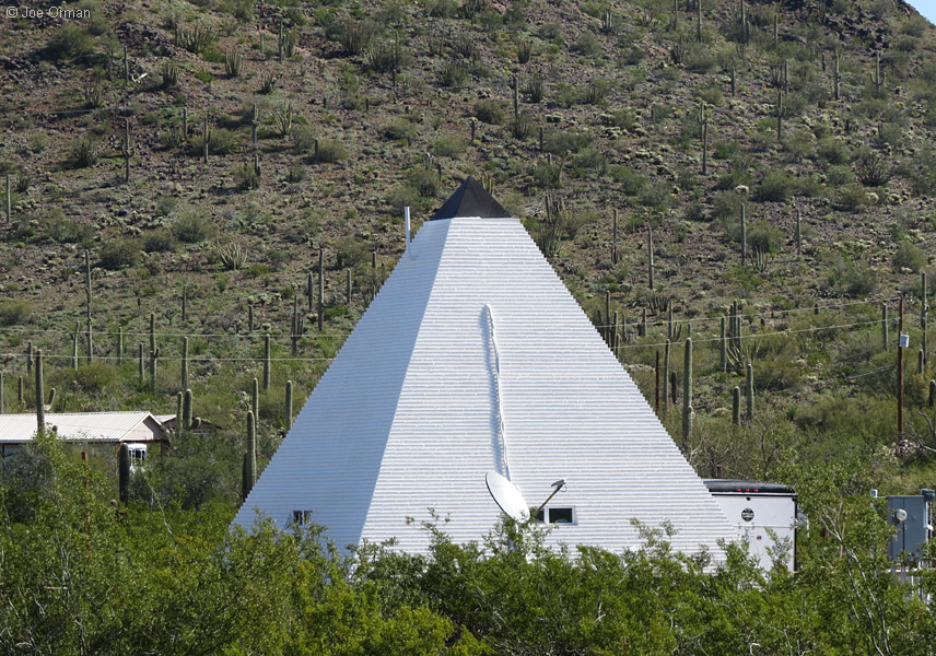 [bizarre_pyramidwhy1.jpg]