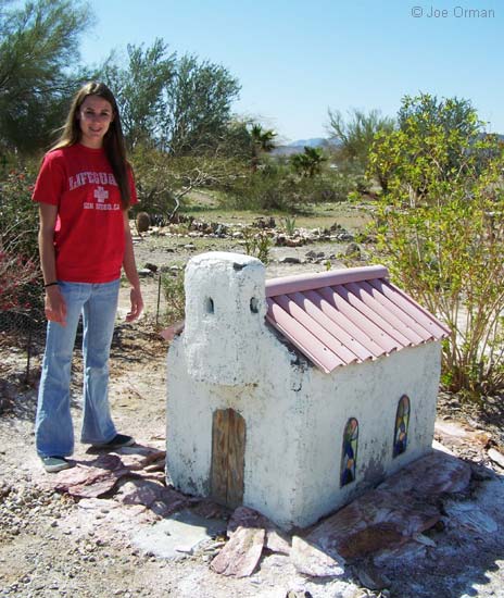 [bizarre_quartzsitechapel.jpg]