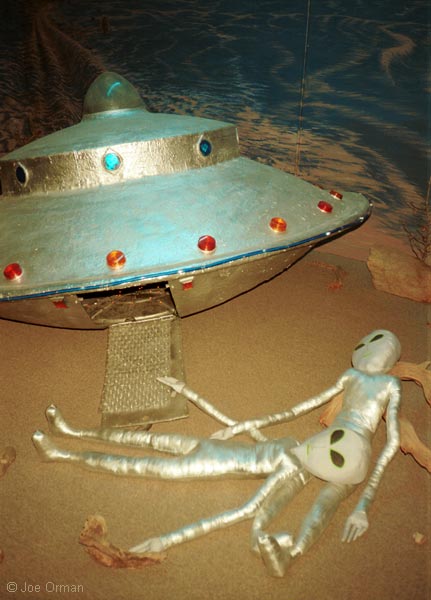 [bizarre_roswell.jpg]