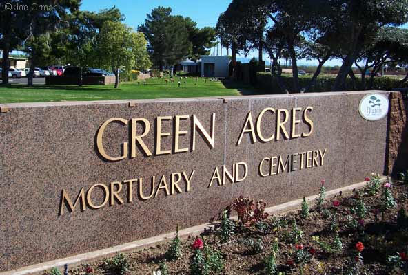 [bizarre_scottsdale2.jpg]