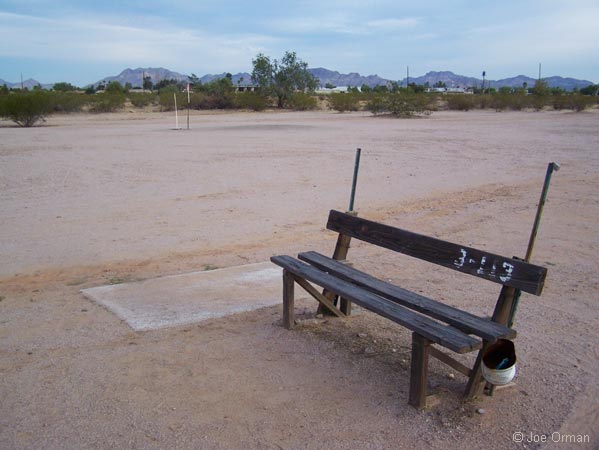 [bizarre_snakehole2.jpg]