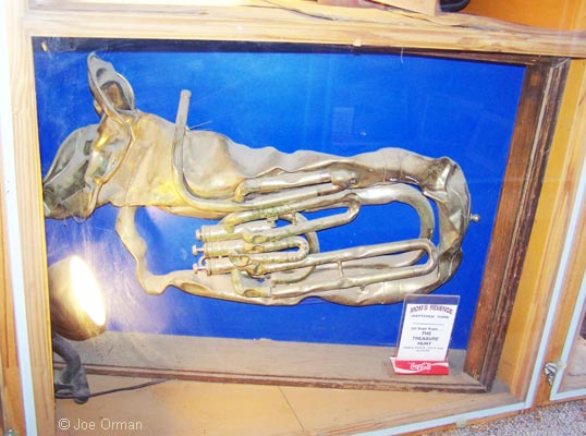 [bizarre_superior10.jpg]