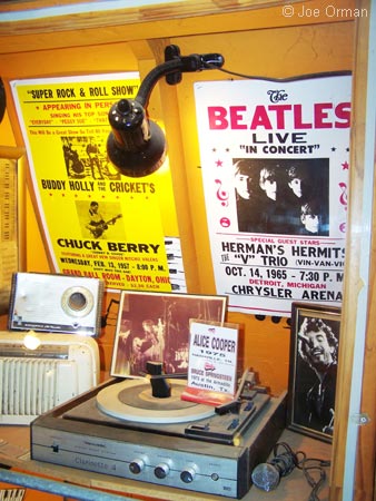 [bizarre_superior8.jpg]