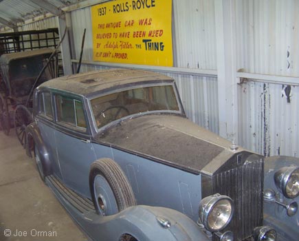 [bizarre_thing3.jpg]