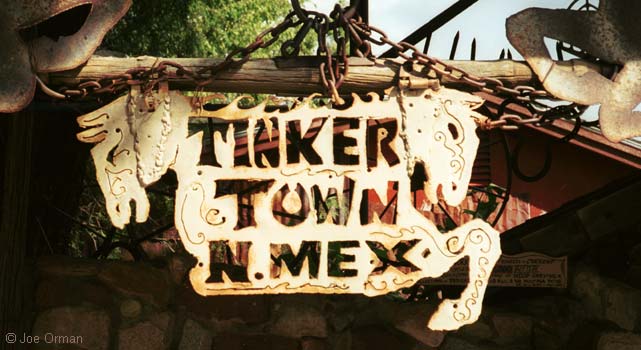 [bizarre_tinkertown4.jpg]