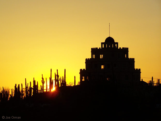 [bizarre_tovrea1.jpg]