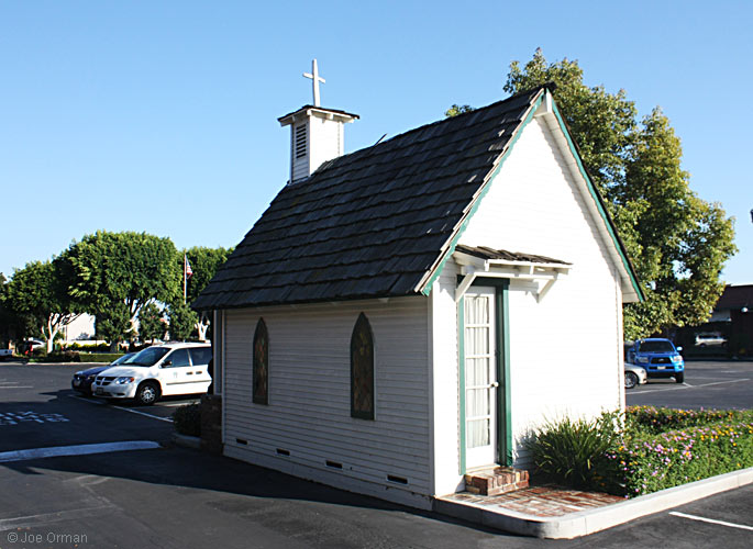 [bizarre_tustin2.jpg]