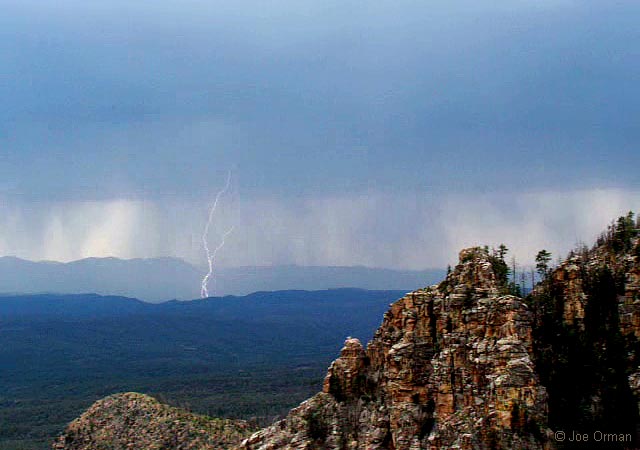 [lightning_100_2523.jpg]